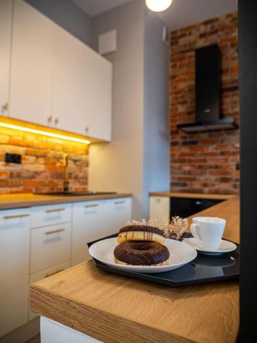 ורשה Chic Apartment In Historic Koneser Area מראה חיצוני תמונה