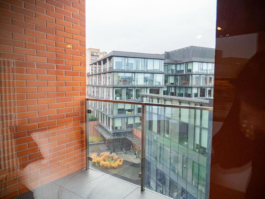ורשה Chic Apartment In Historic Koneser Area מראה חיצוני תמונה