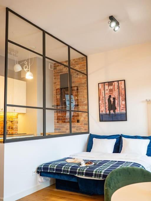 ורשה Chic Apartment In Historic Koneser Area מראה חיצוני תמונה