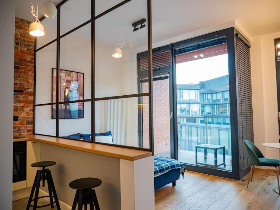 ורשה Chic Apartment In Historic Koneser Area מראה חיצוני תמונה