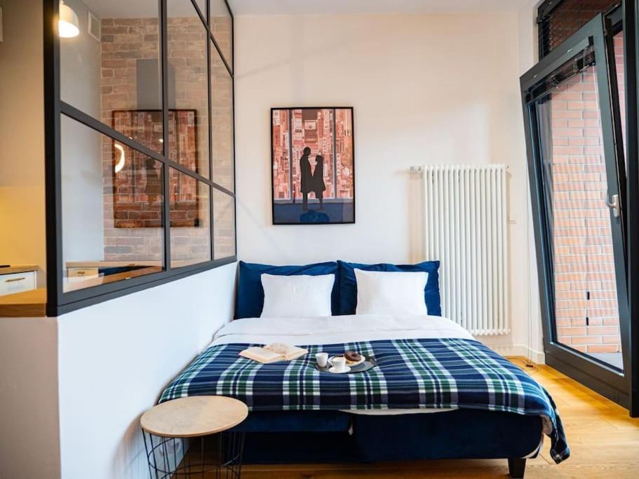 ורשה Chic Apartment In Historic Koneser Area מראה חיצוני תמונה
