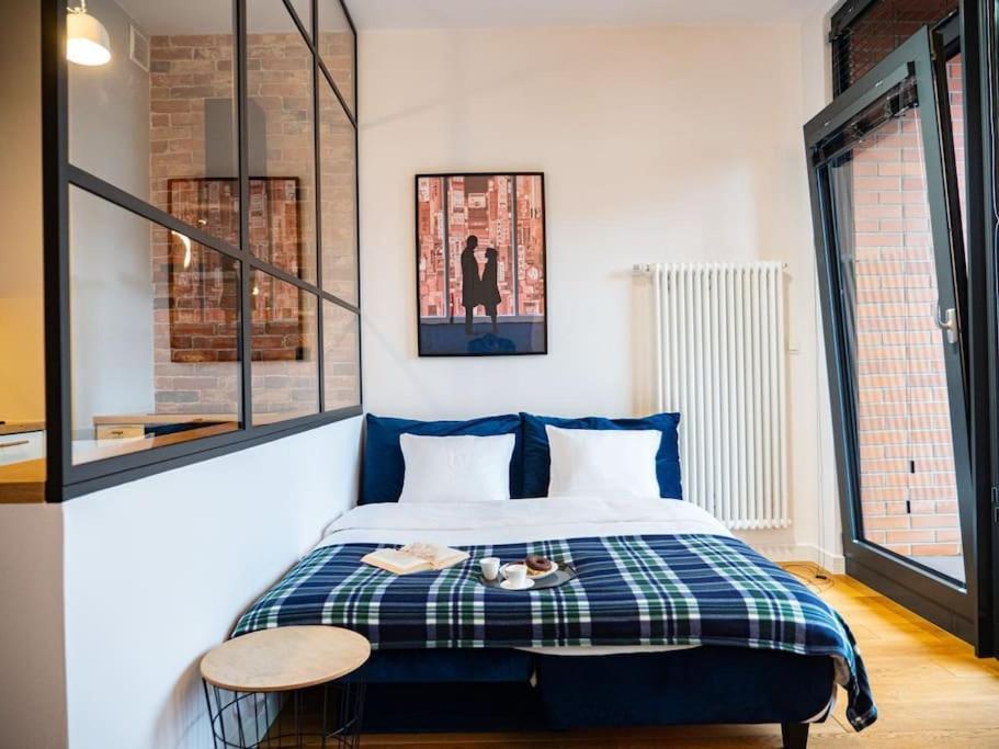 ורשה Chic Apartment In Historic Koneser Area מראה חיצוני תמונה