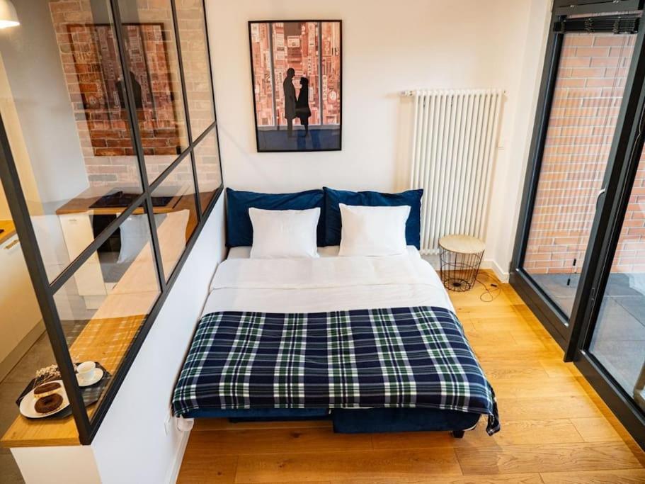 ורשה Chic Apartment In Historic Koneser Area מראה חיצוני תמונה
